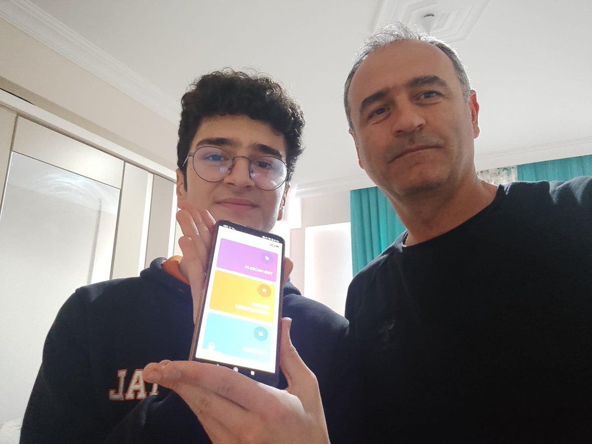 Bakanlığımız tarafından öğrencilerimiz için geliştirilen ve gençlerimize yenilikçi, esnek ve kişiselleştirilmiş bir öğrenme deneyimi sunan #MEBİ Bireysel Öğrenme Platformu ev ziyaretlerinde de öğrenci ve ailelere anlatıldı. 

<a href="/Yusuf__Tekin/">Yusuf Tekin</a> <a href="/cftcblnt/">Bülent ÇİFTCİ</a> <a href="/h_ibrahim_topcu/">Halil İbrahim TOPÇU</a>
#tunceli1062