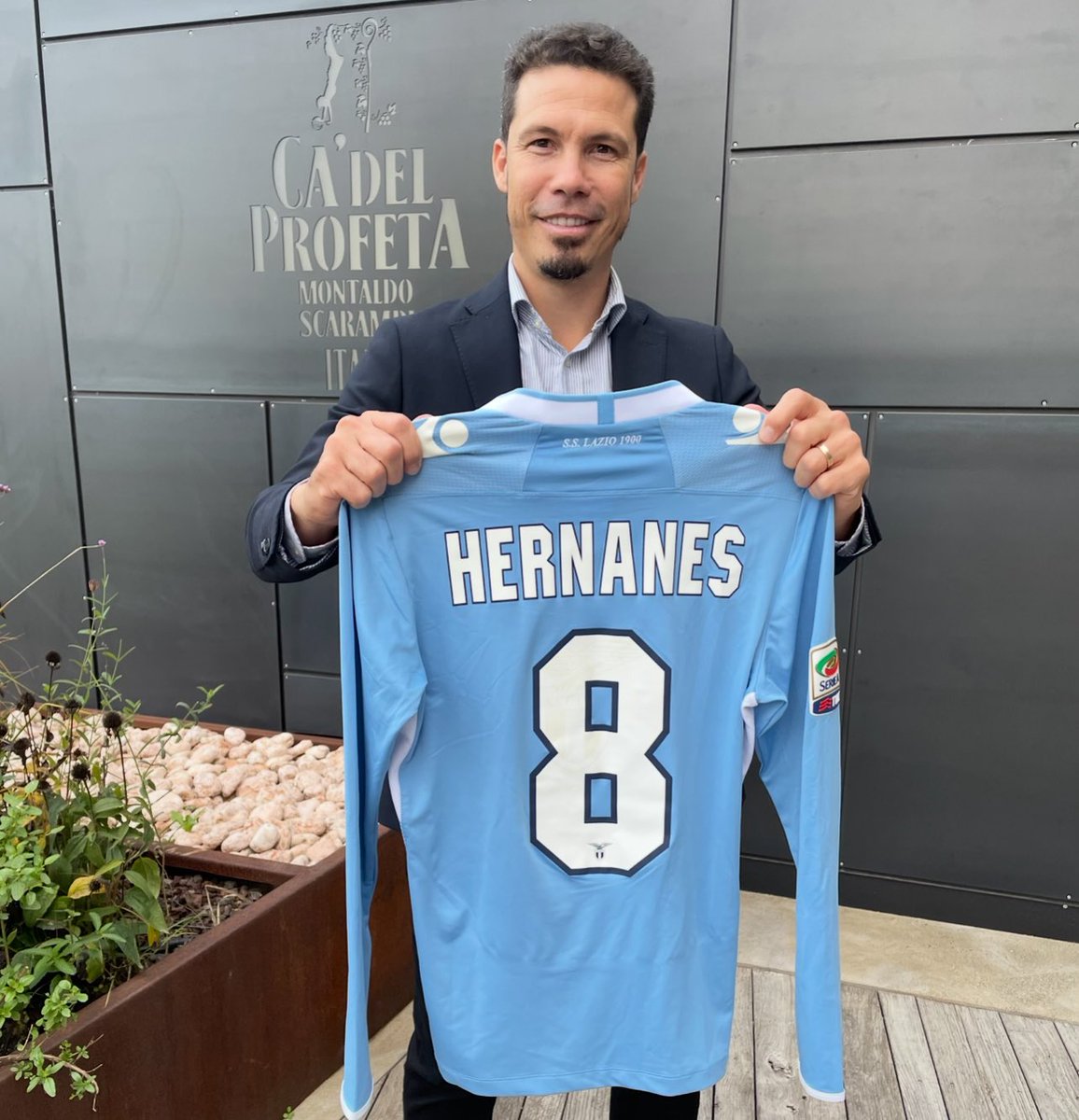 Orgoglio di aver vestito questa maglia. Auguri <a href="/OfficialSSLazio/">S.S.Lazio</a> per i 125 anni di storia. 💙