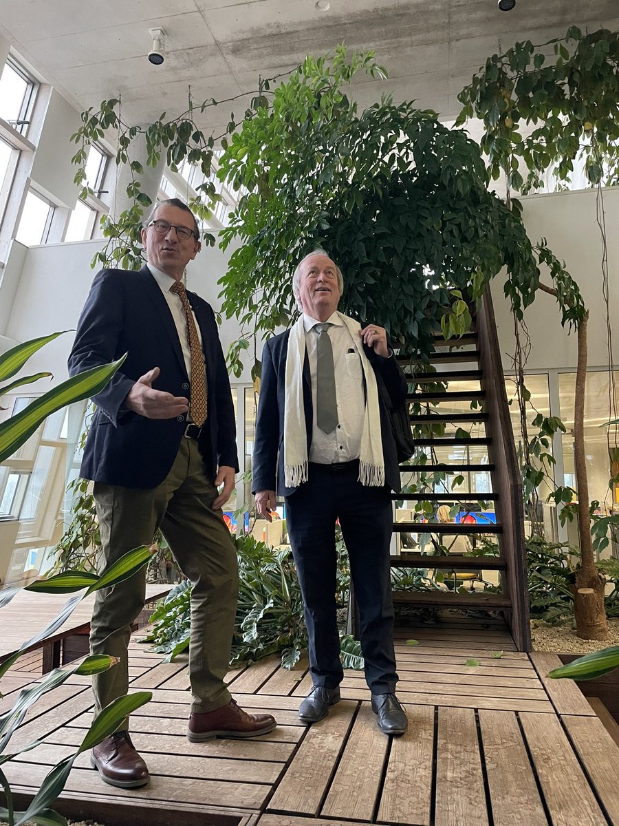 Leuk om de samenwerking met oude bekenden weer op te pakken! Met Rikus Jager <a href="/gem_dalfsen/">Gemeente Dalfsen</a> op bezoek bij <a href="/Maartenoffinga/">Maarten offinga</a> in het mooie gemeentehuis van <a href="/gemhardenberg/">Gemeente Hardenberg</a>