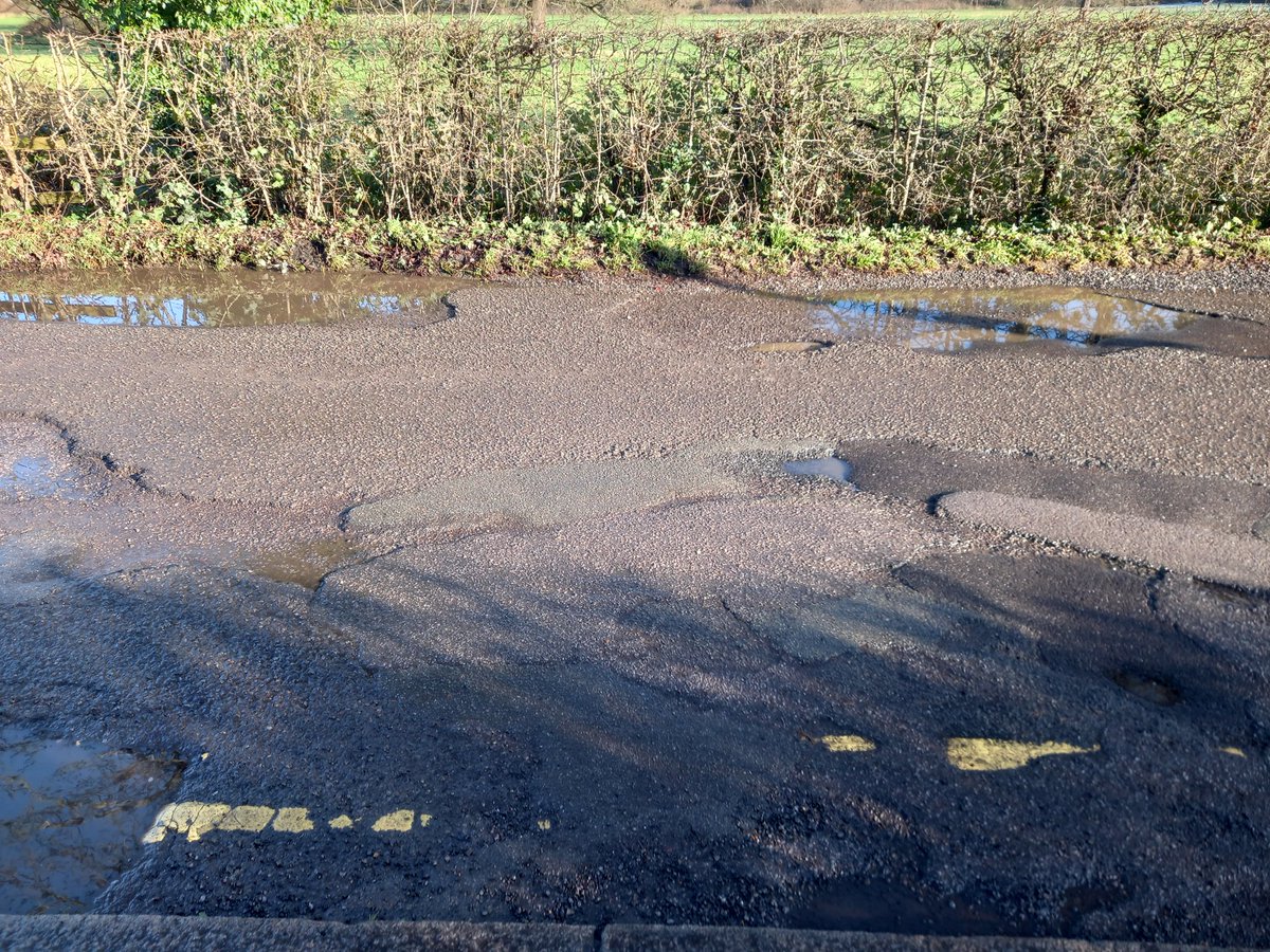 exmaddecathlete's tweet photo. Lake at the old Earlswood hospital site frozen over...but never fear, there are new ponds on Princes Road! When will this be resurfaced @SurreyCouncil ? 
#redhill https://t.co/mNYUb4NwbV