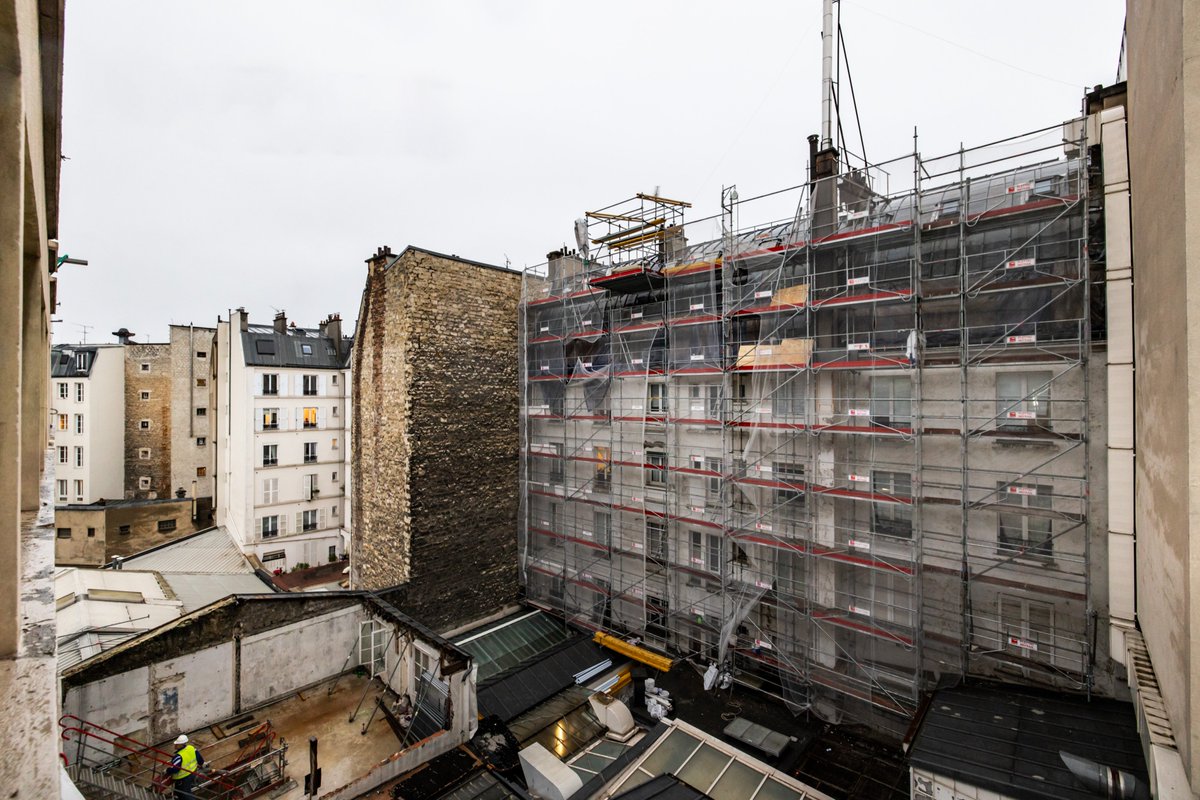Spiebatignolles's tweet photo. [COEUR D’OUVRAGE #LieuxDeVie]–Réhabilitation durable au cœur de Paris🌿

Spie batignolles ile-de-france réalise la réhabilitation de l'immeuble au 49/51 avenue de la Grande Armée à Paris. Un projet qui transforme 8 710m² en bureaux modernes et durables.

👉https://t.co/UN9XhZt6q0 https://t.co/qmYa2oDOLH