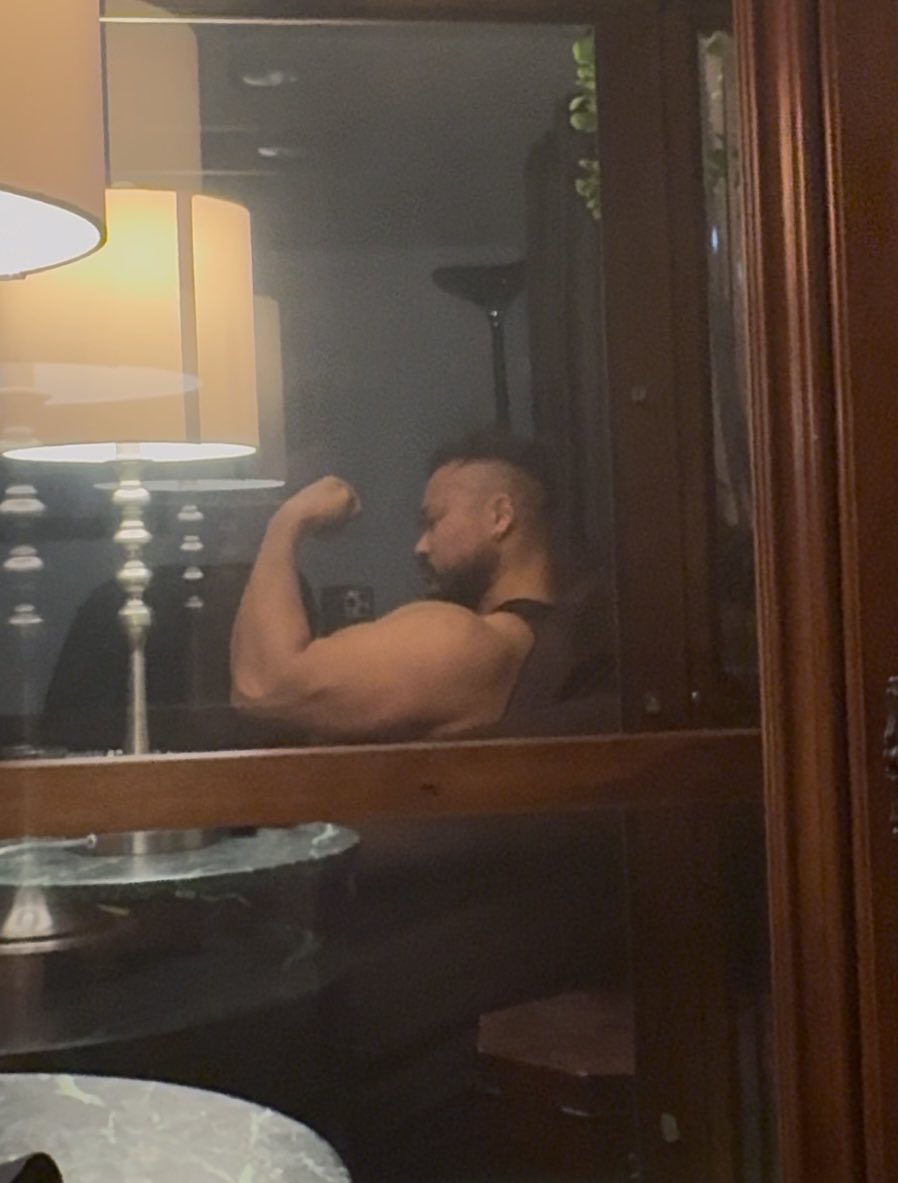 Flexing in my domicile