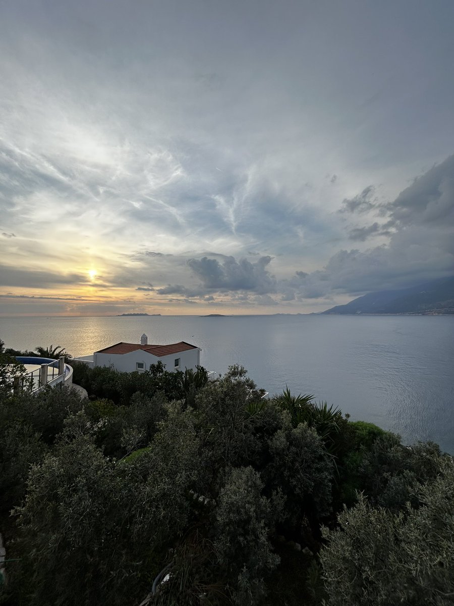 Kimine göre akşam
Bana göre huzur...
Memleket  🌊

#iyiakşamlar #GeceyeBirNot 🖊️
 #hayda #antalya #kaş