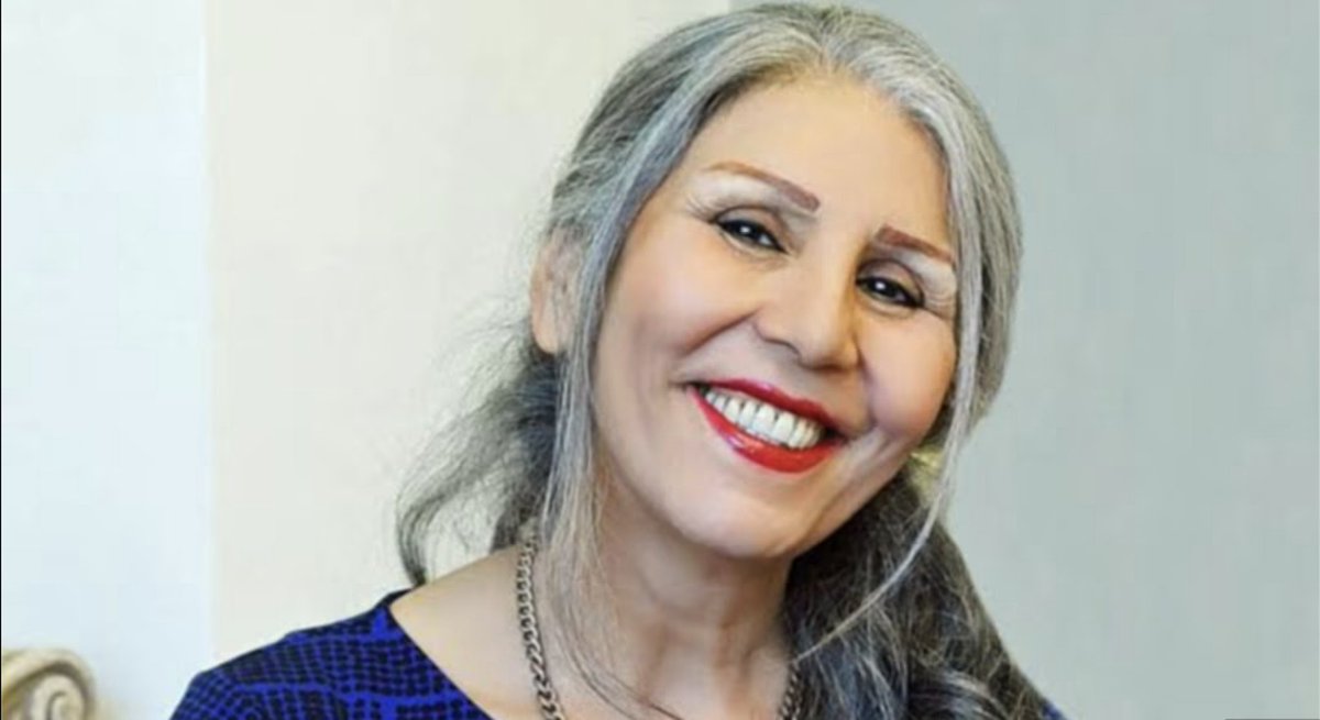 Yeganeh_agahi's tweet photo. «در هنگام بازجویی، بازجو روی صندلی می‌کوبید و من چون رو به دیوار نشسته بودم، زانوهام به دیوار می‌خورد. در زندان که عکس‌برداری کردند، به من گفتند زانوهام شکستگی دارد.»
ـ نقل قول از مهوش ثابت

#FreeMahvash https://t.co/gyIREUaaO9