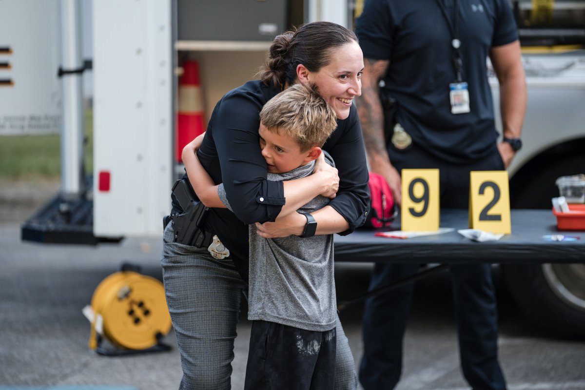 CityofUA's tweet photo. Today is #LawEnforcementAppreciationDay! ๐๐ Weโre so grateful for the incredible officers of the @CityofUAPolice who keep our streets safe and connect with our community. If you see an officer, wave, say thank you, or share a kind wordโit means the world! #UAPD https://t.co/fjy48ZTqHV