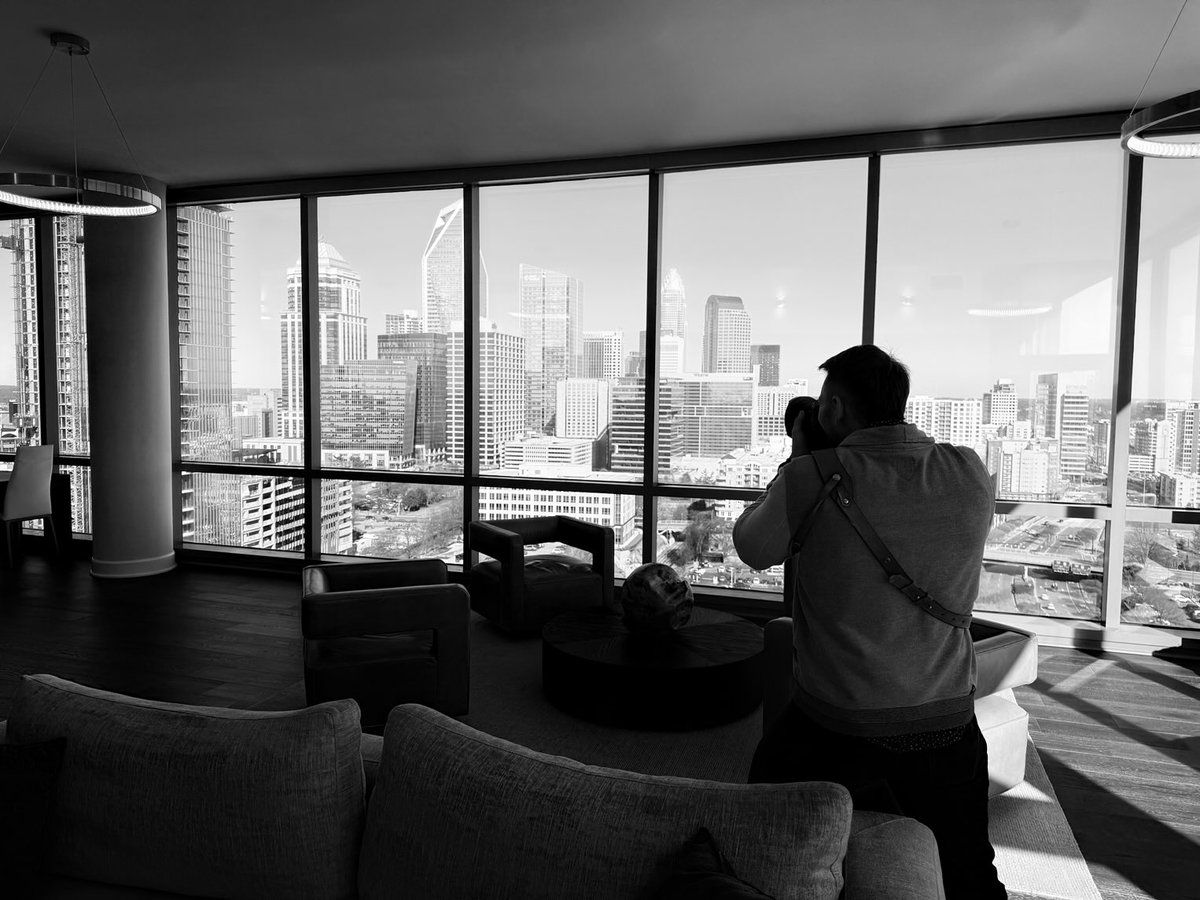 22nd floor with the best skyline views! Watch for it!