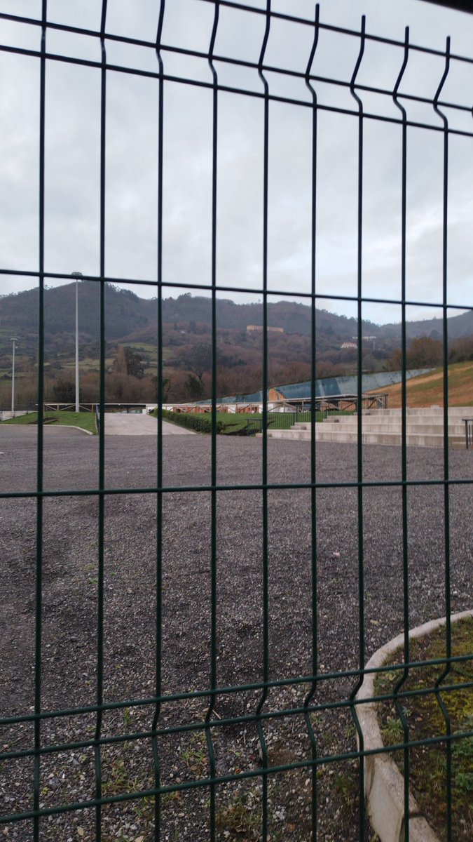 Pues como que el <a href="/aytoviedo/">@aytoviedo</a> entiende que lo que necesita La Florida es un nuevo establecimiento de hostelería, es decir un bar, pues que se ha puesto manos a la obra....y mira que yo creo que es más necesario en Tensi pero claro yo no mando....