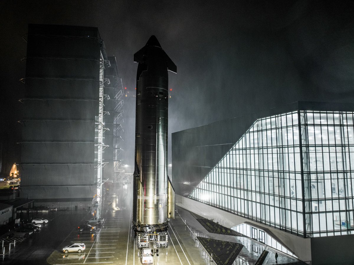 elonmusk's tweet image. Starship to launch tower this morning