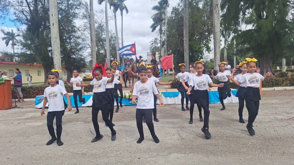 🏥 En el Hospital Psiquiátrico de La Habana conmemoran hoy la entrada a esta institución del Comandante del Ejército Rebelde Eduardo Bernabé Ordaz, el 9 de enero de 1959.
🇨🇺El homenaje del pueblo capitalino a quien fuera el director de este institución durante más de 40 años.