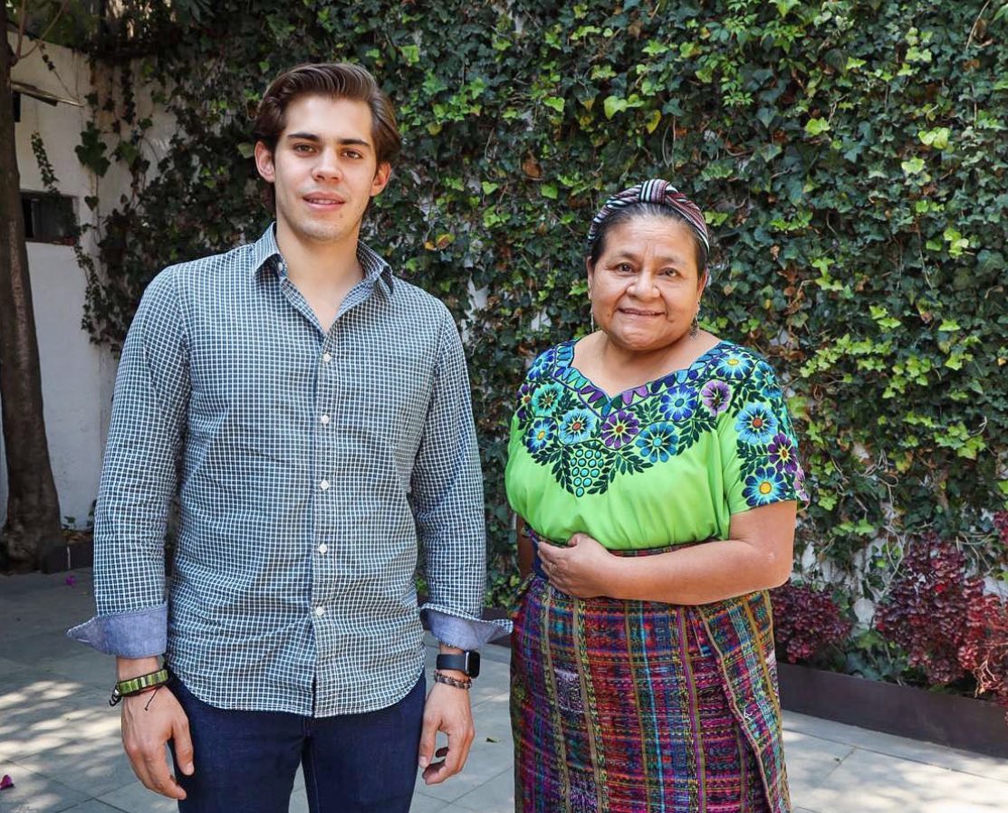 Feliz cumpleaños querida <a href="/RigobertMenchu/">Rigoberta Menchú Tum</a> 🎉🙏 te deseo que la pases muy bien rodeada de tu familia y amigos, sigue siendo una inspiración para miles, fuerte abrazo. 🤗