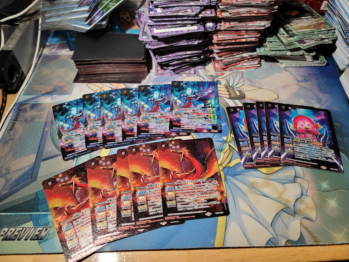 ChaosSnoopy's tweet photo. My case opening of CB32 ultraman for Battle Spirits. More pics in comments. https://t.co/ZGhhFCheaW