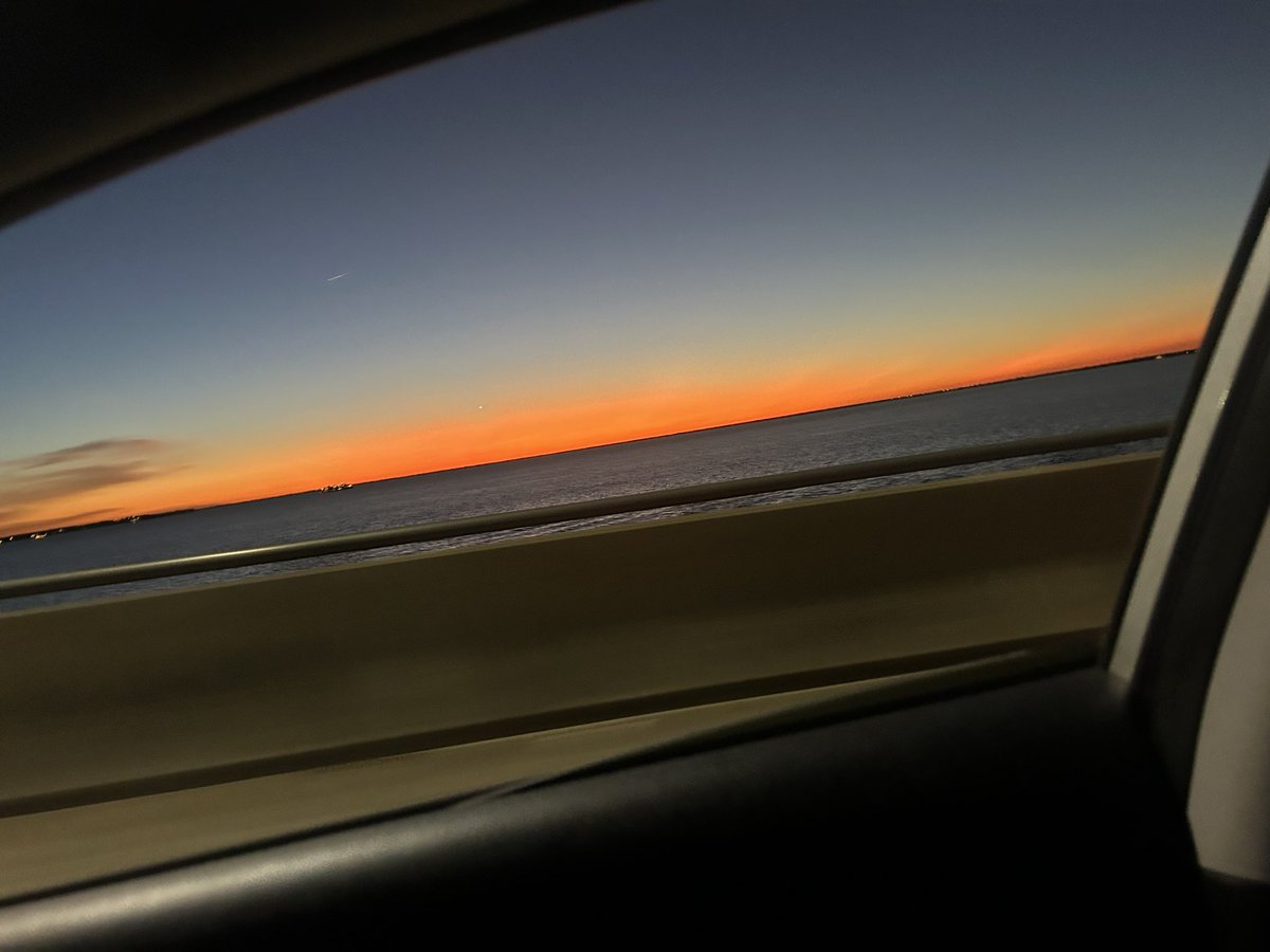 BbTwisted_'s tweet photo. Okay I may be a sucker for a good sunset picture! https://t.co/i0RyoxwiVv