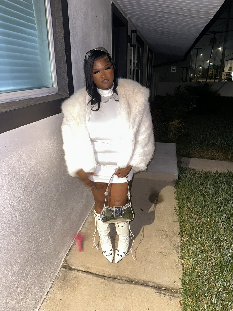 SarrahNae's tweet photo. bday outfits they ate down😌 https://t.co/DIlTafcLrD