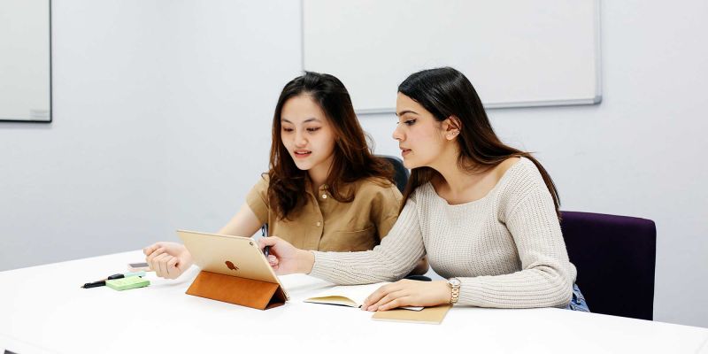 🚨 Don’t miss out! Our 'How to Apply Webinar' on 15 January is your chance to learn how to prepare for the UCAS deadline and what comes next. Book your free spot today: orlo.uk/F8gv4 💻