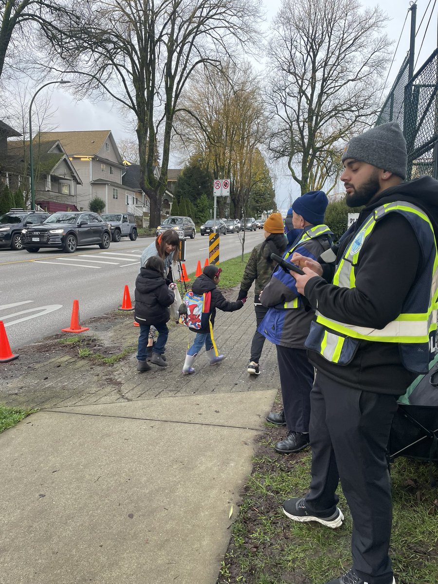 Early morning speed watch outside Florence Nightingale Elementary! The kids are back in school folks so let’s all do our part and slow down to keep the kiddos safe 📚✨🚌