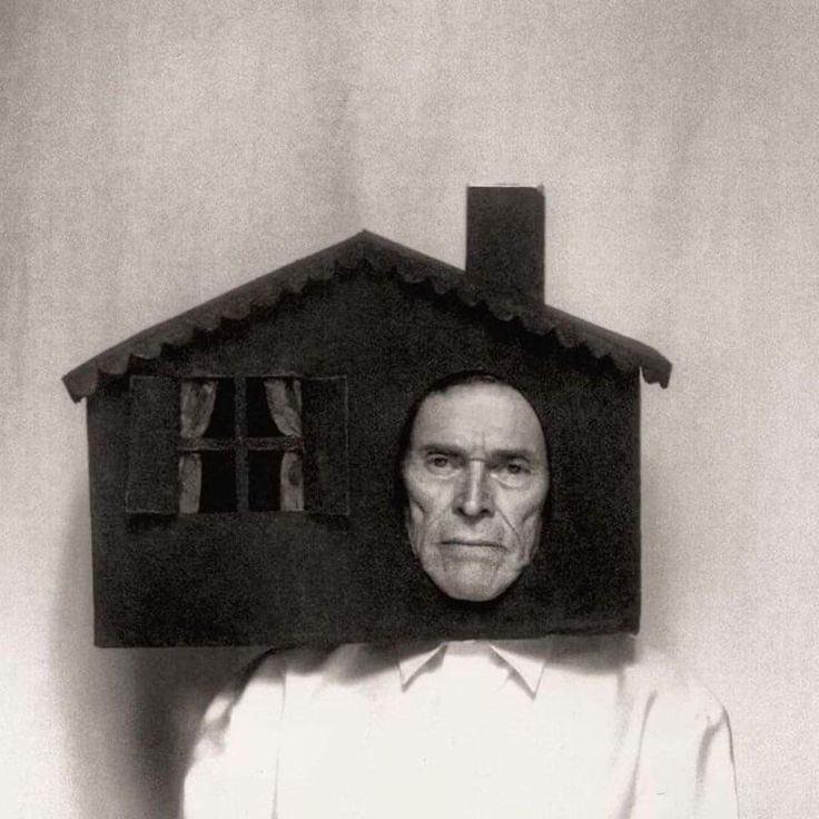 De ahora en adelante seré este Willen Dafoe viviendo en una Polly Pocket