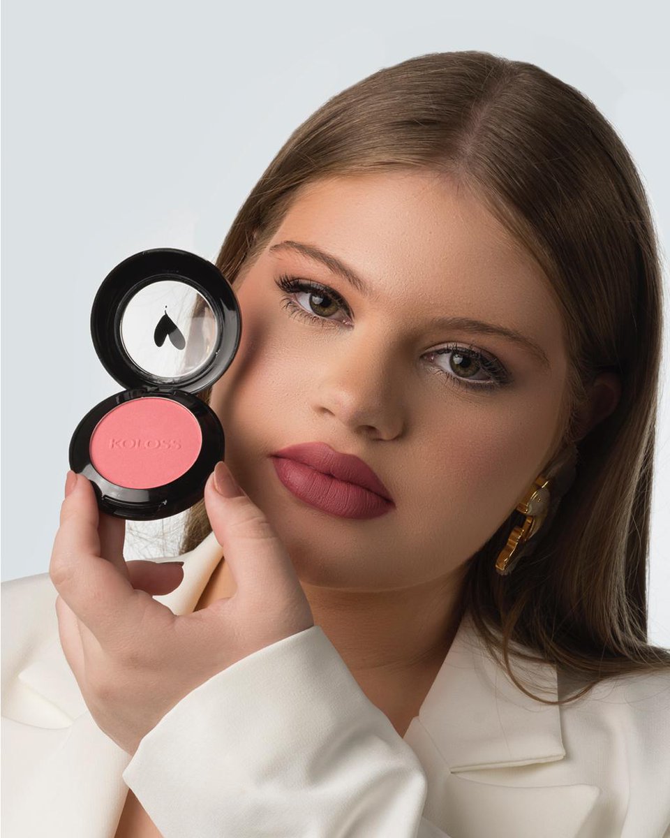 kolossmakeup's tweet photo. A elegância na escolha da cor perfeita para o seu blush 🥰 O blush 08- Coral Matte da #kolossmakeup é uma tonalidade que destaca as maçãs do rosto de maneira natural, dando um aspecto de saudável ao rosto. https://t.co/4kCX27pvgs