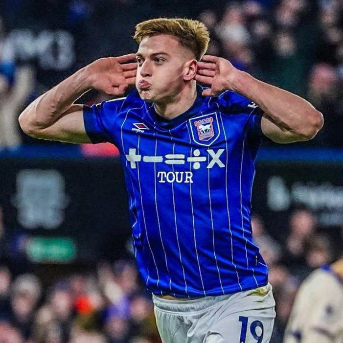 cfcboss96's tweet photo. React! 👎
 if you want or don't wants Chelsea to sign  Delap this January transfer window ?

#cfc #chelseatransfer #cfcboss https://t.co/PBUNBK6ip4