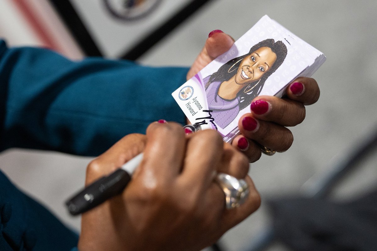 OSUengineering's tweet image. Dean Ayanna Howard has her own collectible card! She&apos;s the newest @USPTO Inventor Card Icon, joining the likes of George Washington Carver, Thomas Edison, Audrey Sherman, Marian Croak &amp;amp; more! uspto.gov/learning-and-r…