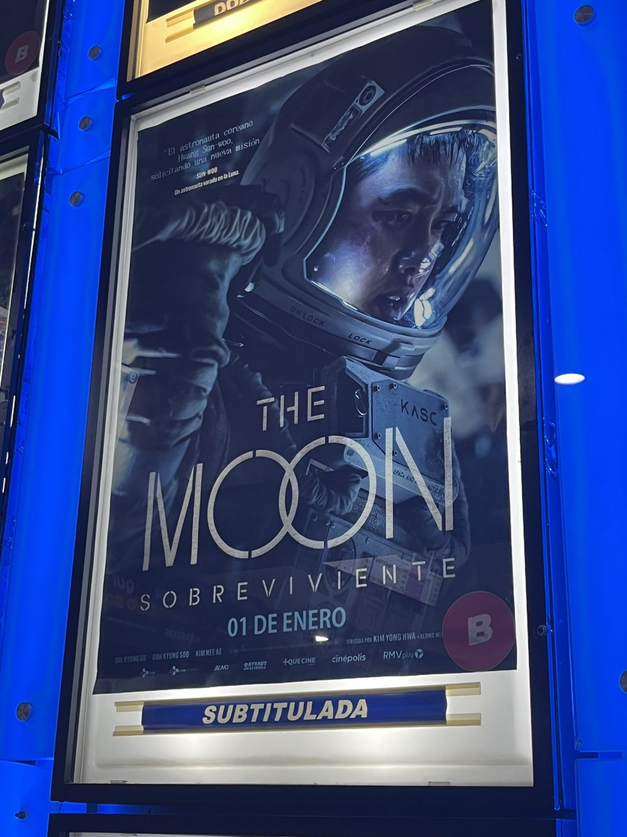 l_tanx's tweet photo. I’m Happy, I’m Feli, #themoon #Kyungsoo https://t.co/Q3HY1Lnoh0