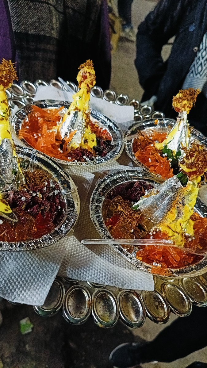 Pyaricetamol5's tweet image. Paan Banaras wala 
#Varanasi #banaras