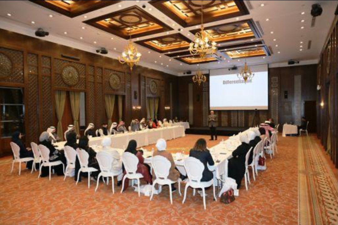 alamaken_news's tweet photo. خلال اللقاء التنويري بالمنتسبين الجدد
وافتتاح التمويل الرقمي والقيادة الإبداعية كأقسام عالمية جديدة لأول مرة في الكويت
ياسمين المسلم: التمويل الرقمي والقيادة الابتكارية نقلة نوعية مبكرة في الكويت 

انظر الرابط لمزيد من التفاصيل
https://t.co/2gFcJhJMVK https://t.co/hqi9GfAb4z