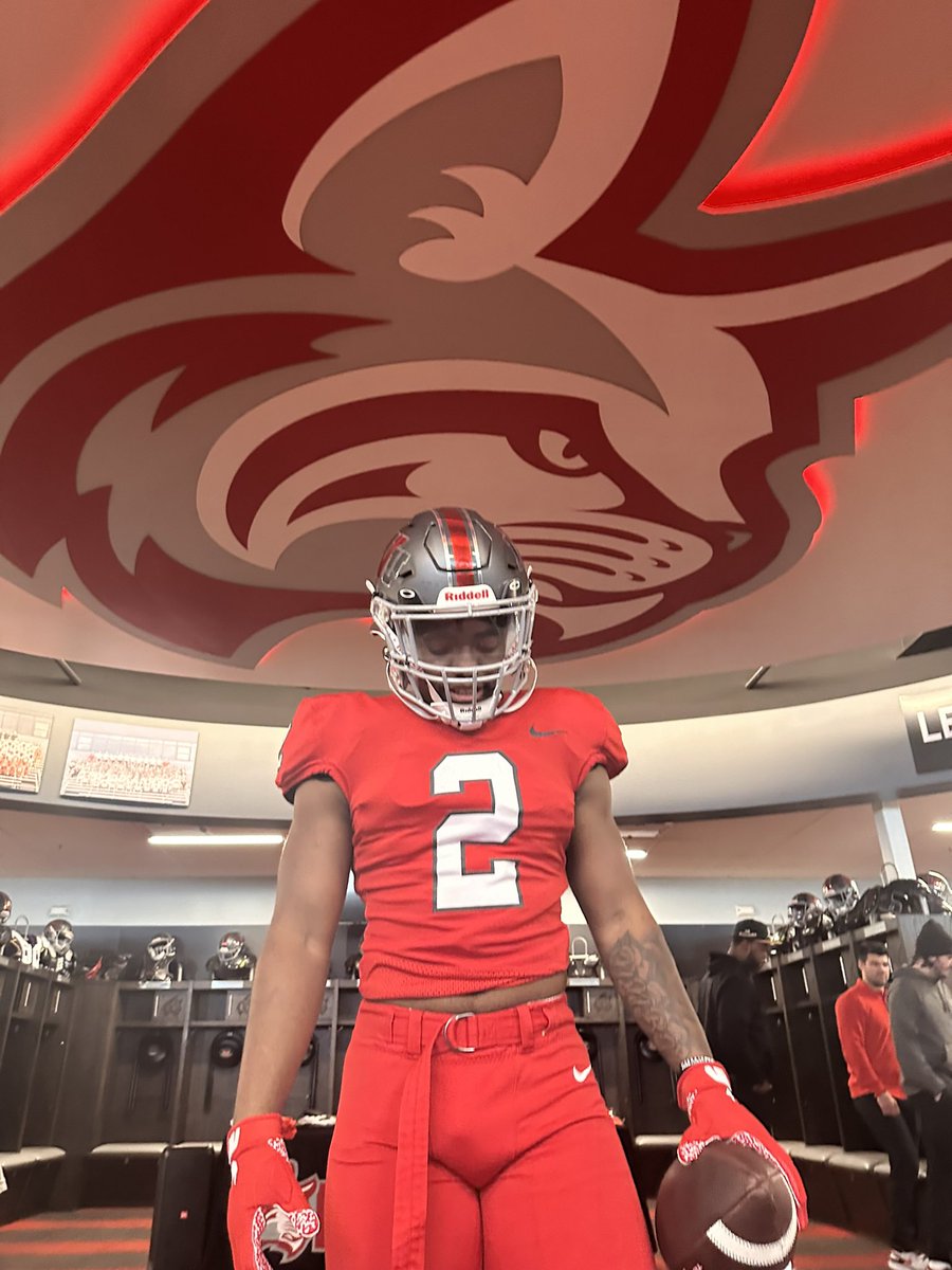 🤞🏾Thank you to another program that believe in me. #AGTG #HiddenGem #Underdog <a href="/CoachBacchusIWU/">Devin Bacchus</a> <a href="/Coach__AT/">Austin Taylor</a> <a href="/ShamrockFB/">Rocks Football</a> <a href="/IndianaPreps/">Indiana Preps</a> <a href="/FFBallAllDay/">Sam Erman</a> <a href="/IndyWeOutHere/">IndyWeOutHere ‼️</a>