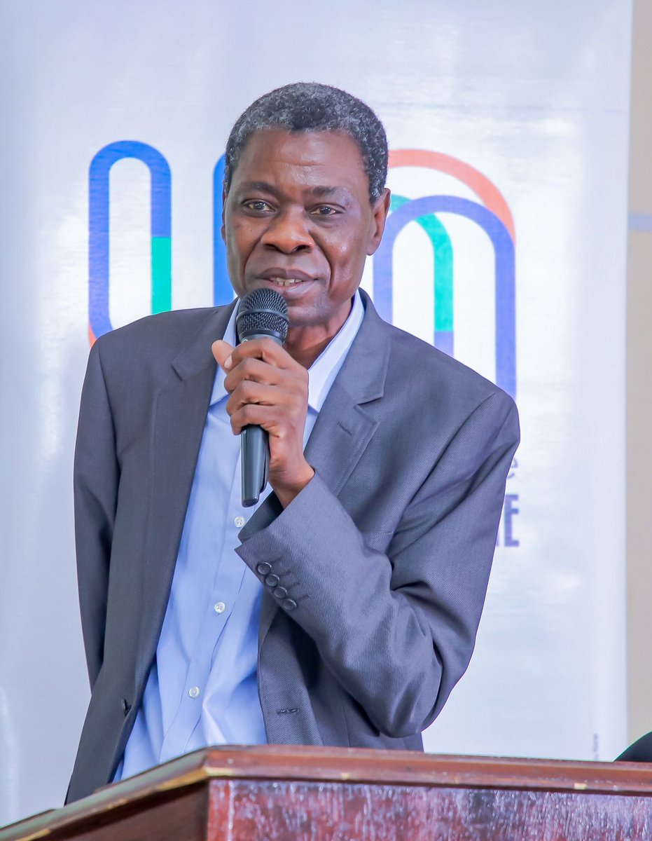 ViePubliqueSN's tweet photo. Par décret du 26 décembre, le Professeur Samuel OUYA est nommé Recteur de l'Université Numérique Cheikh Hamidou Kane (UN-CHK, ex-UVS).

Professeur titulaire et enseignant-chercheur à l'École Supérieure Polytechnique (ESP) de l’Université Cheikh Anta Diop de Dakar, il succède au Pr Moussa Lo.

D'origine centrafricaine et formé à l'ESP, il était Directeur du Laboratoire d’Informatique, Télécommunications et Applications (LITA) de l’ESP.

#ViePubliqueSN