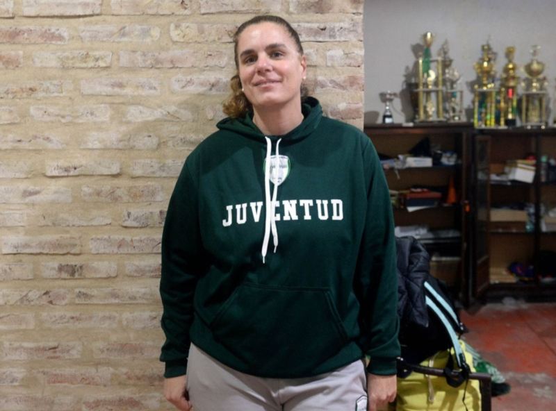 HASTA SIEMPRE, MARIANA: Enorme dolor por el fallecimiento de Burgos, figura del voley de Gimnasia y luego basquetbolista y presidenta de Juventud

Leer más acá 👇 

nuestrobasquet.com.ar/2025/01/hasta-…