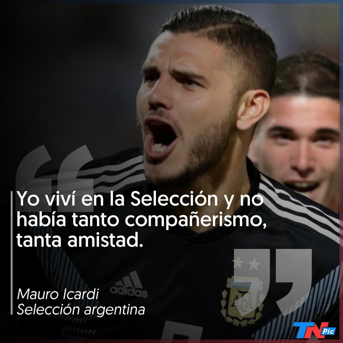 ManuOlivari's tweet photo. Icardi fue el 9 de Scaloni cuando Lionel agarró la Selección. 
Despues de meter un gol vs México frena a hablar y dice la frase que ilustra este tuit. 
Alguien le sugirió rápidamente que frene a hablar de vuelta para atenuar la declaración. No quiso.
No volvió a jugar. https://t.co/qwwNESGTwD