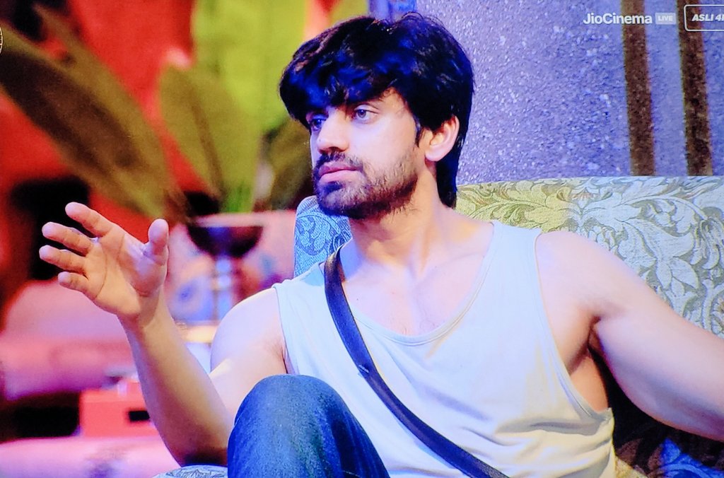 Biggboss20_live's tweet photo. #AvinashMishra was right after all...
#VivianDsena deserving hi nahi hai.. https://t.co/TEUhkJkDCy