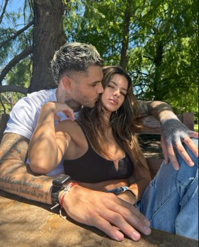 TronkOficial's tweet photo. 📸 Mauro Icardi publicó unas fotos en instagram junto a "La China" Suárez

"Dicen que las mejores historias comienzan cuando menos las esperas [...] hoy no necesito más señales, sé que con vos, estoy donde debo estar" https://t.co/AO1q0WAwVq