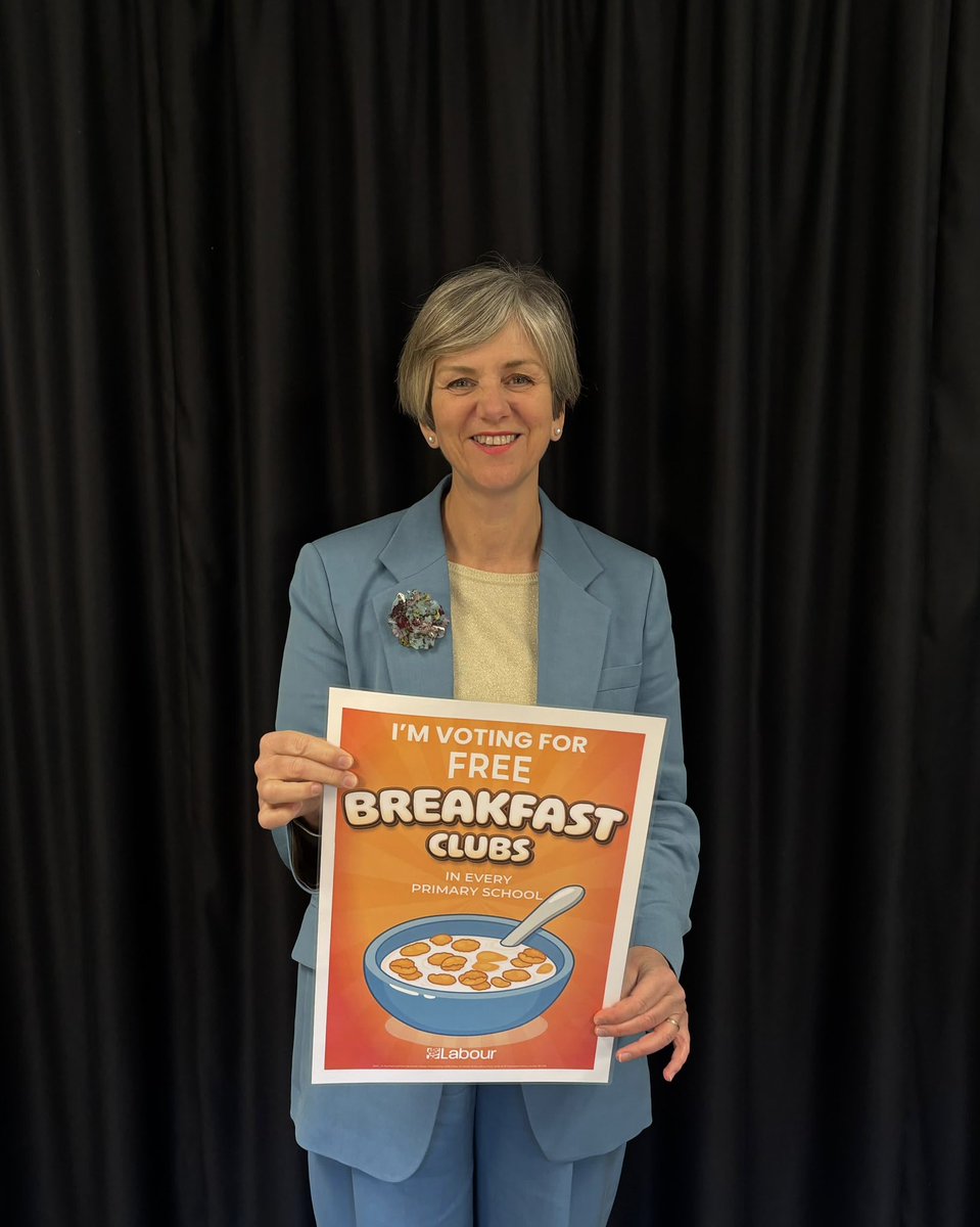 Last night I was proud to vote for the Children &amp; Wellbeing Bill which will:

🍎 Deliver free breakfast clubs in primary schools  
👕 Cap the number of branded school uniform items
📈 Drive up school standards
🚨 Bring forward the biggest child protection reforms in a generation