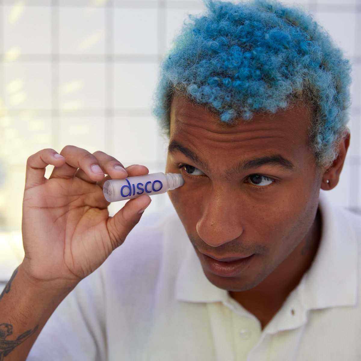 Wellness starts with self-care, and our Disco Eye Roller is here to help. 🌿 Reduce puffiness, dark circles, and fine lines—because healthy skin is part of a healthy lifestyle. #MensWellness #DiscoEyeRoller