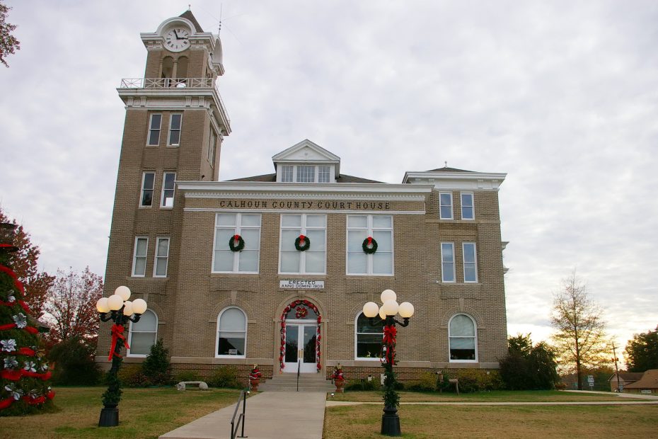 ArkansasTV_'s tweet photo. “History on the Line: Preserving County Courthouses” highlights iconic symbols of Arkansas's development as a state and let us explore the stories of the counties and communities connected to them. Watch at 7 p.m. and learn more about the film now: https://t.co/zl28cG4N7k https://t.co/BTZrbnJ8vs