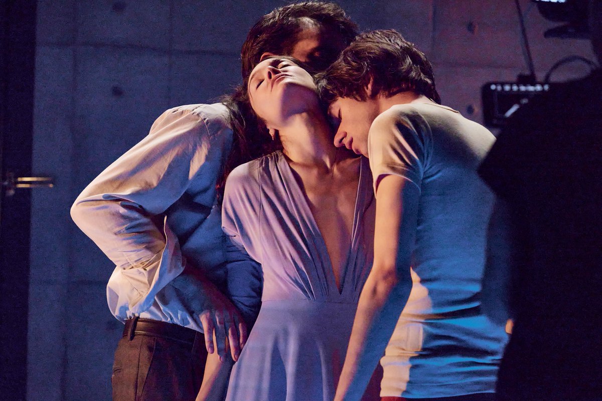 Teo Planell estrena hoy ‘La otra bestia’, de <a href="/AnaRujas/">Ana Rujas</a> en <a href="/Nave10Matadero/">Nave 10 Matadero</a>

Un espectáculo multidisciplinar que mezcla teatro, poesía, ficción y autobiografía, y cuenta con la dirección de José Martret (<a href="/josemartret/">ⒿⓄⓈⒺ ⓜⒶⓇⓉⓇⒺⓉ 🏳️‍🌈</a>) y Pedro Ayose⁣ (@pedroayose). 
Con Joan Solé e Itzan Escamilla.