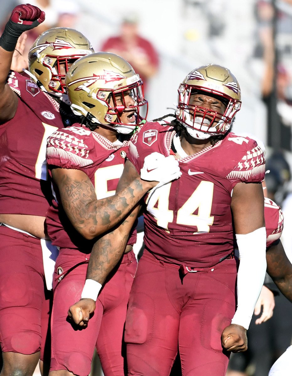 #AGTG Very Blessed to receive an offer from Florida State!!
<a href="/CoachMoore313/">Earl Moore</a> <a href="/Coach_Knighton/">Terrance Knighton</a> @On3Recruits <a href="/AnnaH247/">Anna Adams</a> <a href="/JeremyO_Johnson/">Jeremy Johnson</a> <a href="/CoHosch/">Twoey Hosch</a> <a href="/Slytown83/">Sylvester Lake</a> <a href="/CoachRich70/">Corey Richardson</a> <a href="/Norcross_FB/">Norcross Football</a>