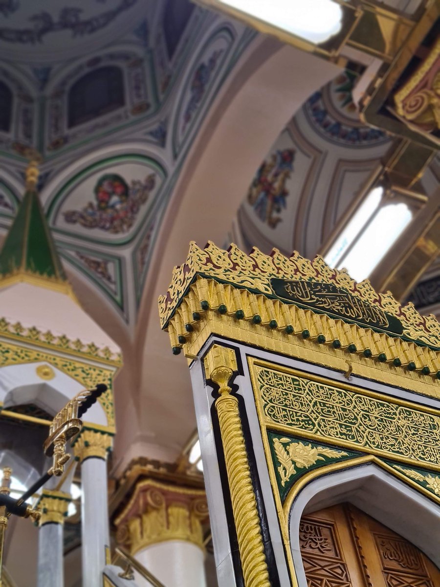 "ما بين بيتي ومنبري روضة من رياض الجنة".
صدق الصادق المصدوق عليه أفضل الصلاة وأتم التسليم.

اللهم صل وسلم وبارك على نبينا محمد دائما أبدا وارزقنا صلاة قريبة في الروضة الشريفة.

#الجمعة 
#ليلة_الجمعة