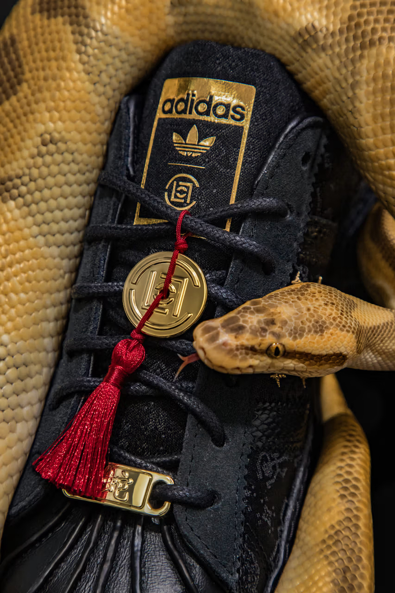 stupidDOPE's tweet image. CLOT and adidas are back with another collaborative effort, blending heritage and modern design to ring in the Lunar New Year. This time, the iconic adidas Superstar gets a festive… 

The post CLOT and adidas Celebrate Lunar… stupiddope.com/2025/01/clot-a… #CLOT #adidas #LunarNewYear