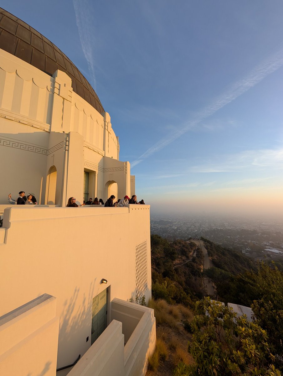 Photo of the Griffith Observatory at sunset from just last week. It was my first time visiting. Simply devastating and heartbreaking to see all this unfold so quickly. Sending lots of love and prayers to my fellow Californians.
