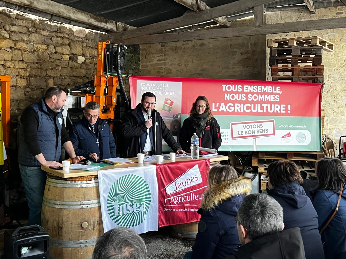🟢🔴 Simon Martin, SG adjoint @JeunesAgriculteurs et <a href="/JeromeDespey/">Jérôme Despey</a> VP <a href="/FNSEA/">La FNSEA</a> dans le Maine-et-Loire auprès des viticultrices et viticulteurs. Au programme:📉de la consommation, taxe Trump, aides d’urgence, arrachage, climat, eau, gestion des risques, revenu, RGA, fiscalité...🍷🇫🇷
