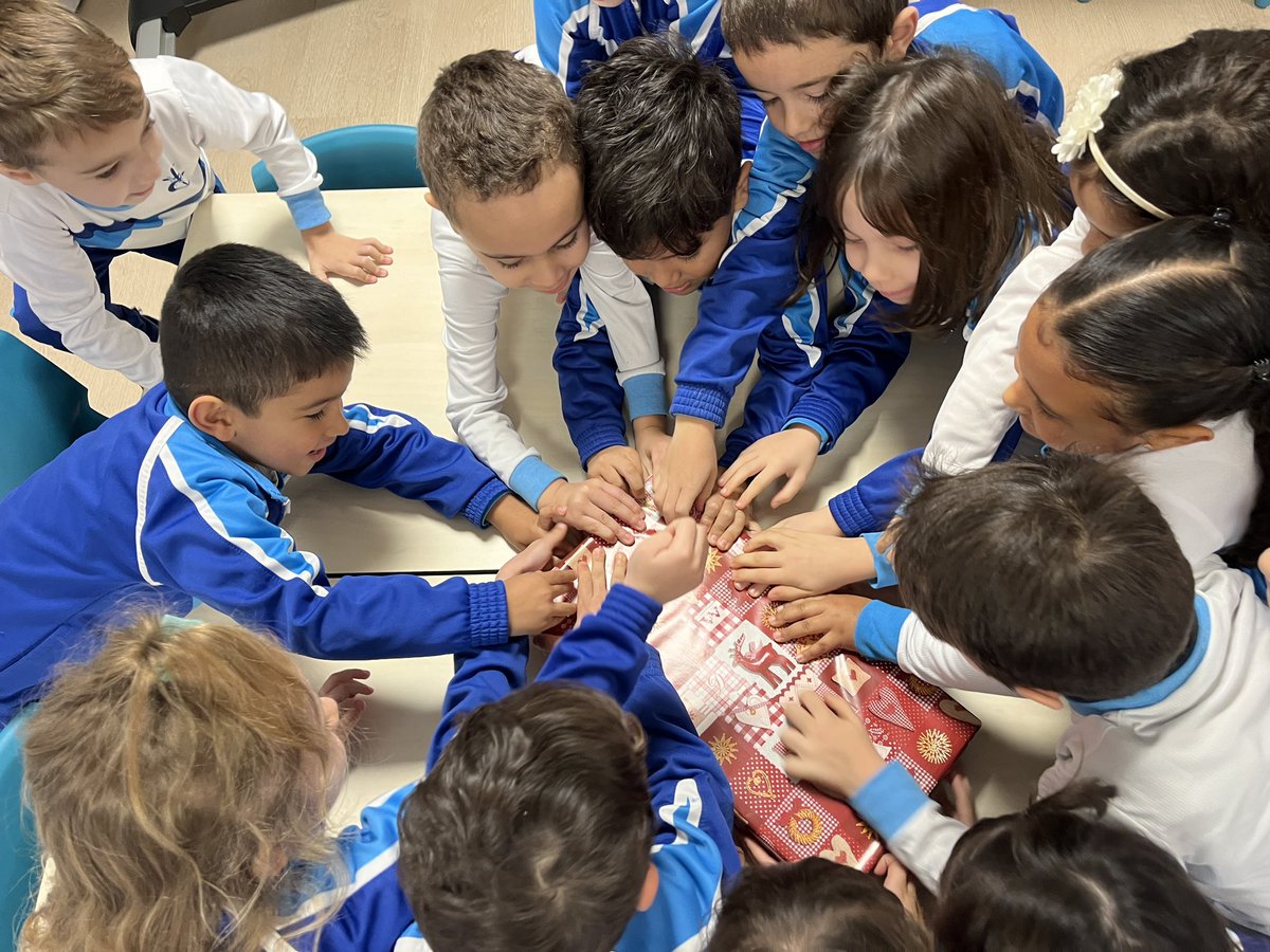 Col_Maria Rosa Molas tweet media