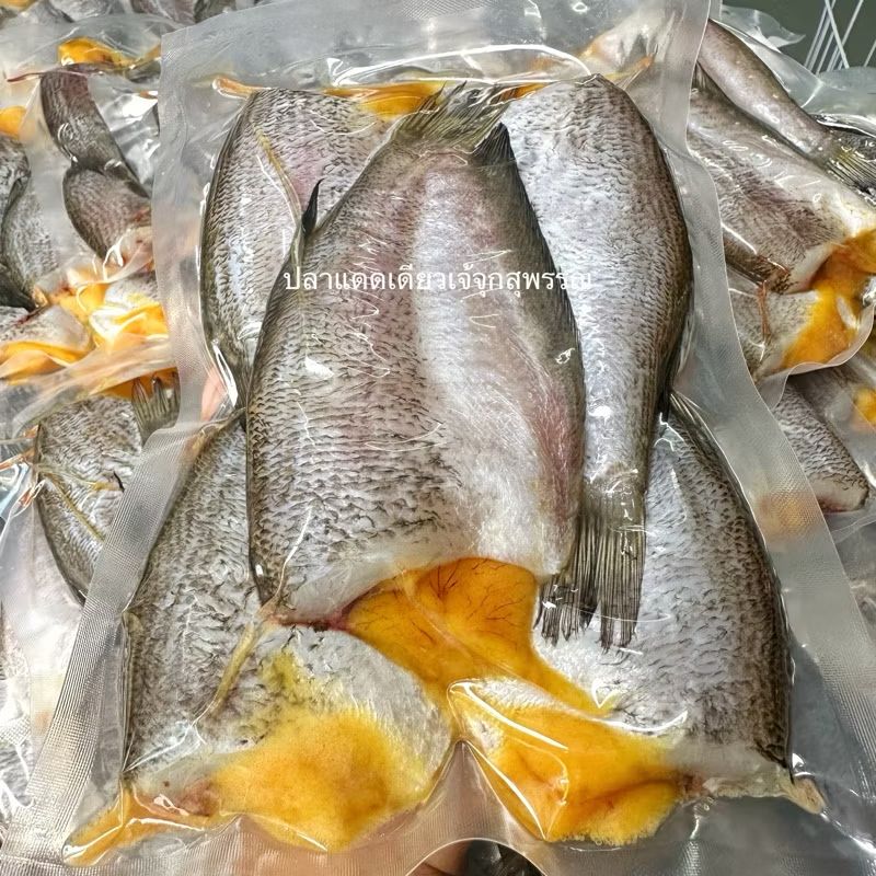 chaloenkul's tweet photo. ลองดู ขายดีมาก ปลาสลิดไข่ 4-5 ตัว 500 กรัม📌(ซื้อ2แพคคุ้มกว่าจ้า) เค็มน้อย อร่อยมาก มีไข่จุกๆทุกตัว ในราคา ฿112 - ฿240 ที่ Shopee https://t.co/ff4k9PUrDJ https://t.co/oonTyTwxvo