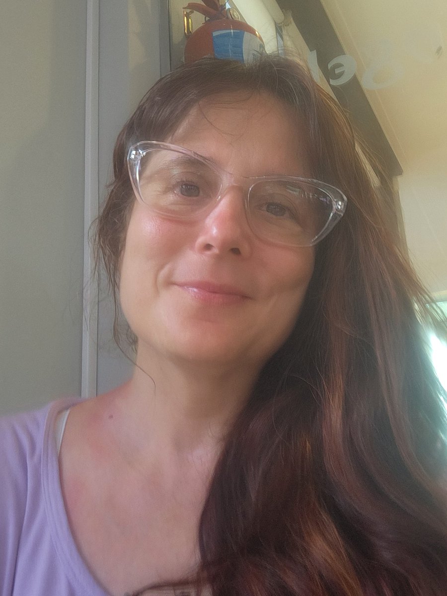 Ya sé qué estoy cuasi monotemática ... Pero si estás por #mardelplata y te gusta el teatro vení a la sala Laureti a ver Mandinga (La capilla del diablo) Está hasta el sábado inclusive.
Hermosa experiencia para mí, para nosotros, y para quienes vienen a verla ❤️❤️❤️.