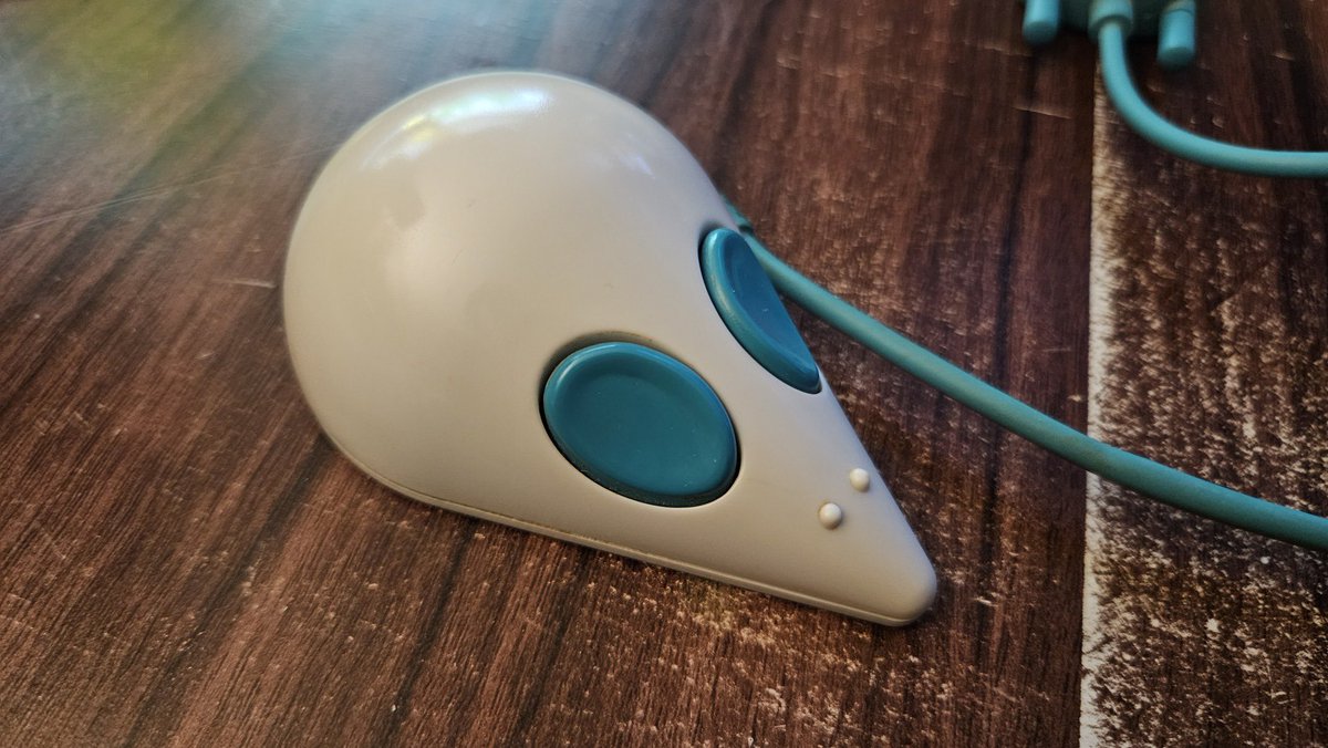 OldInternetFeel's tweet photo. Logitech Kidz Mouse https://t.co/DrqM8q7fDT