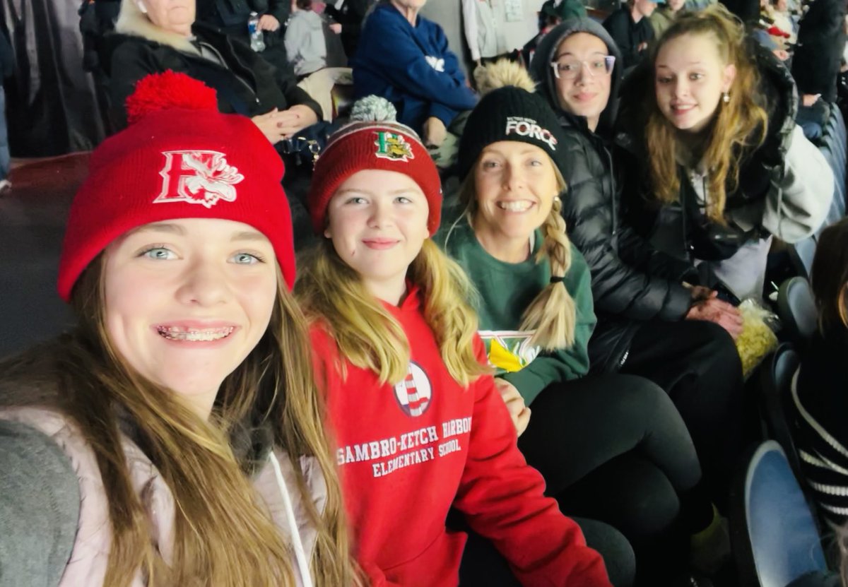 MsTarasMusic's tweet photo. Moose goal! 🏒❤️🏒 #GoMooseGo https://t.co/YF0iTJxlGW