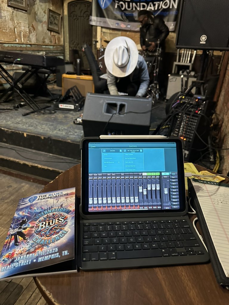 chrisgalesmusic's tweet image. IBC is in full swing.  Last night was round 1 of quarter finals tonight is round two.  The talent is amazing this year for solo/duo acts here at the Blues Hall.   #bealestreet #Beale #memphismusic #memphismusicians #musicpreneur #LiveMusic #ibc #ibc2025 #bluesmusic