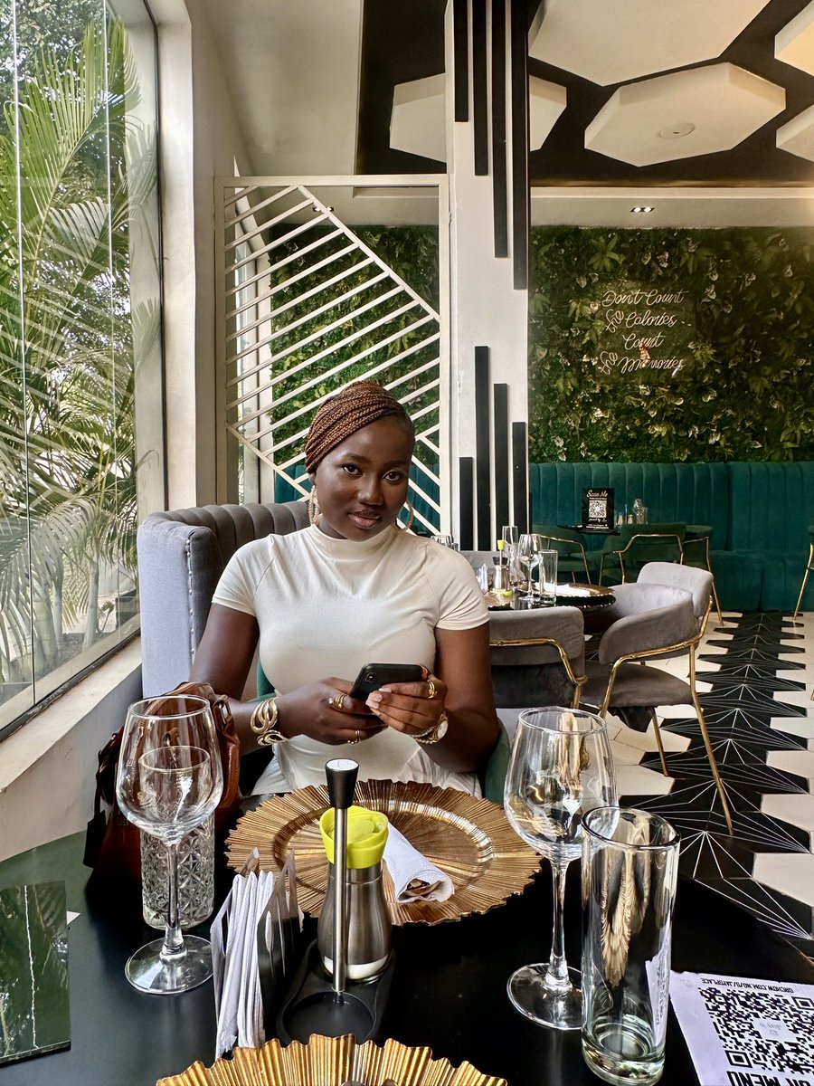 odunayo_subair's tweet image. Grateful for the gift of another birthday!  🥰🎁🎈
Here’s to another year of laughter and love! 😊🥂 
Happy birthday to me✨🤎