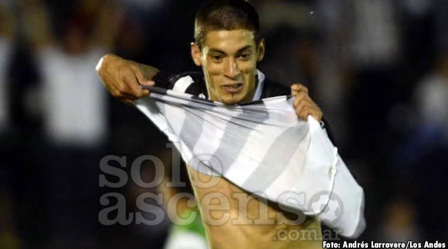 #PrimeraNacional | #GimnasiaMza | El goleador del gaucho tendría su futuro en el Mensana.

soloascenso.com.ar/notas/gimnasia…