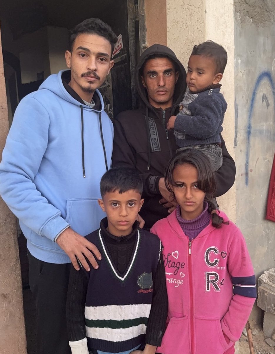 PLEASE DON'T SKIP ME :((

My account has been restricted, 
So, my gfm doesn't appear to everyone! 
Please support my family gfm !!
by sharing and quoting and donating 😓🙏🥺

Please, Leave a comment 🇵🇸 or 🍉
gofundme.com/f/urgent-suppo…